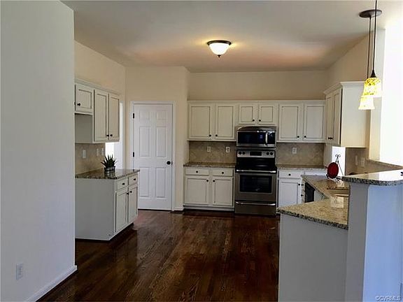 3rd image of 10812 Ballentine Ln