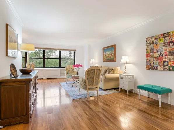 142 West End Avenue image 1 of 14