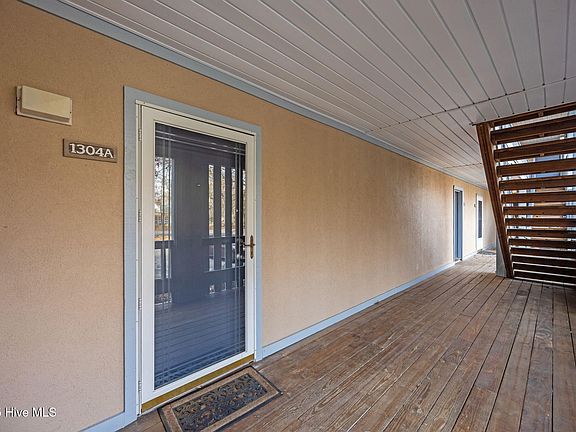5th image of 1304 Harbourside Drive
