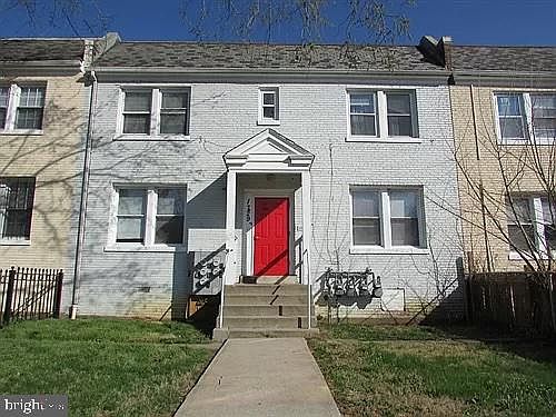 1st image of 1729 Trinidad Ave NE