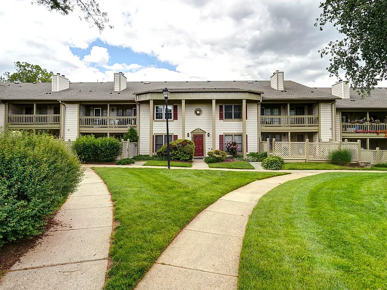 20649 Shadyside Way #B — Photo 2