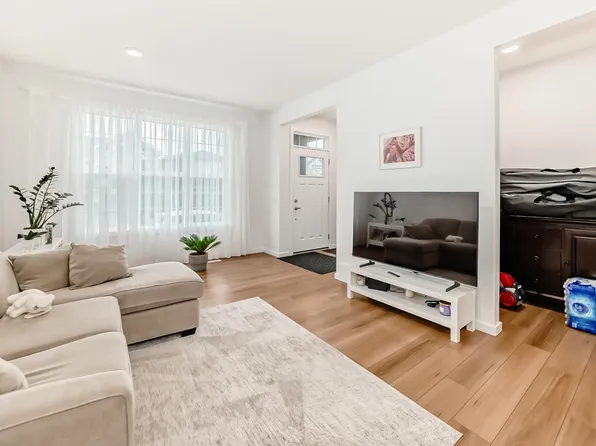 8129 226a St NW, Edmonton, AB T5T 7S8