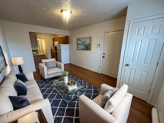 5th image of 406 E Montgomery Ave #16
