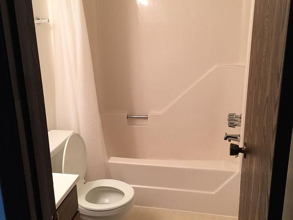 5th image of 1403 Villa Dr APT A