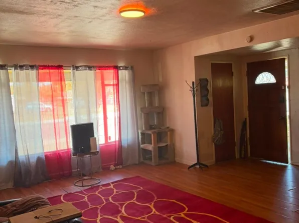740 Real Rd, Bakersfield, CA 93309