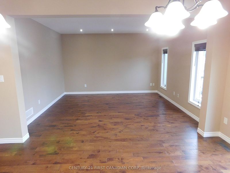 London House for rent - 6 Bedrooms — photo 5