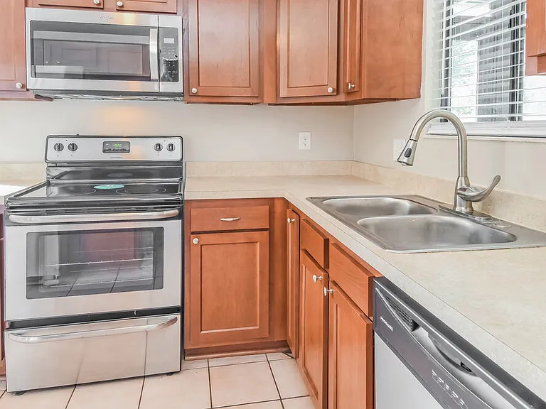 8850 Cherry Hill Dr — Photo 6
