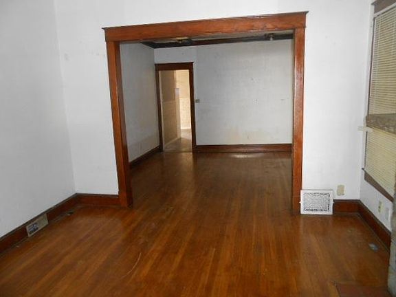 3rd image of 121 N Monroe Ave