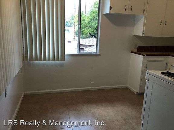 4th image of 770 E Washington Blvd APT 16