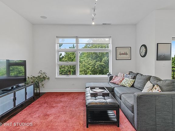 4th image of 3727 N Wolcott Ave Unit 8
