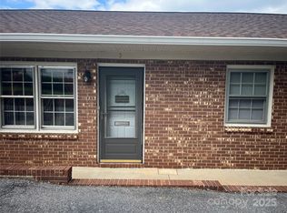 525 12th St SW #5, Hickory, NC 28602