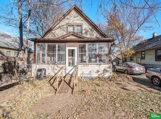 3720 Grand Ave, Omaha, NE 68111