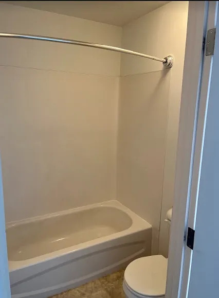Studio, 235 sqft, $910 — Photo 4