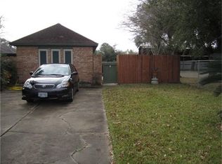 5002 Reno Dr, Pasadena, TX 77505