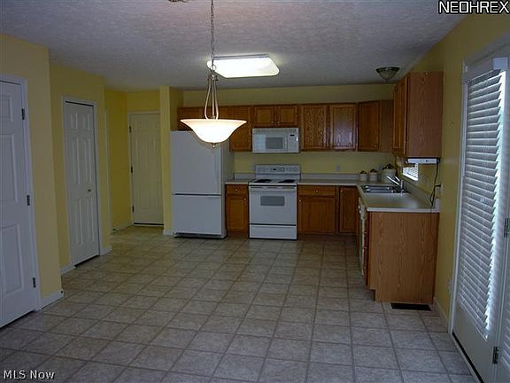 3rd image of 4786 Belmont Dr