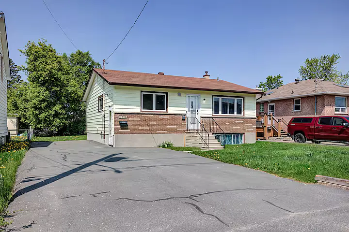 1039 McAllister Avenue Greater Sudbury — Photo 1