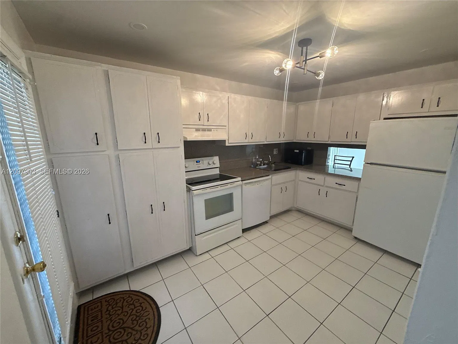 Lauderdale Oaks Condo Xi — Photo 1