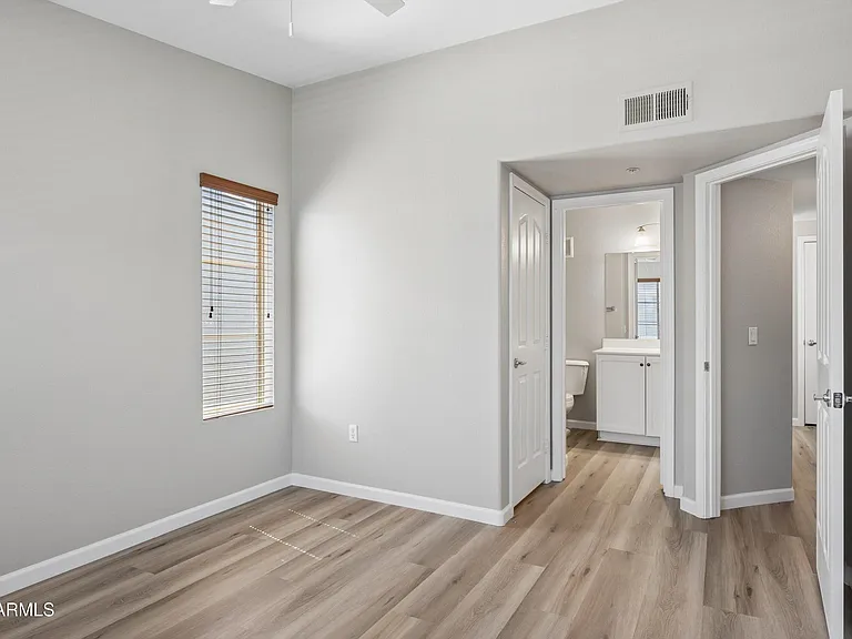 2402 E 5th St #1427 — Photo 18