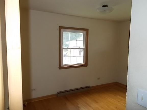 3rd image of 629 College Ave
