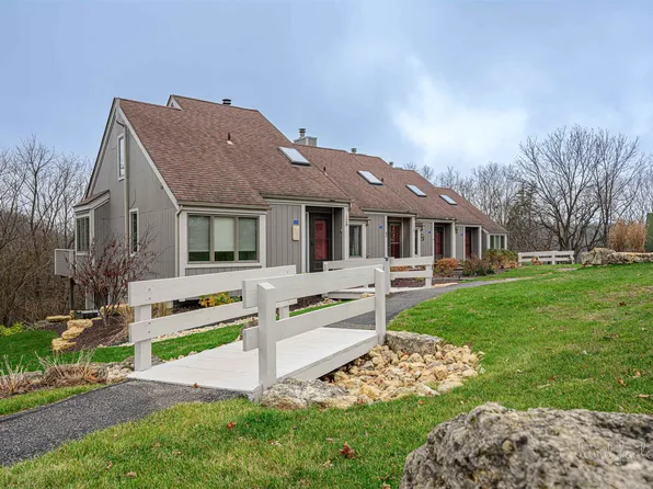 130 Plum Cove Dr, Galena, IL 61036