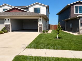 9600 W Broek Dr, Sioux Falls, SD 57106