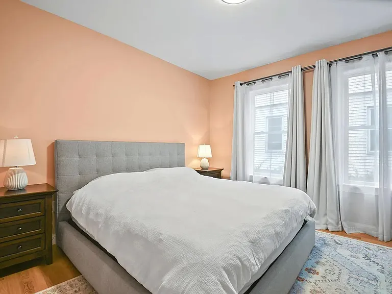8 Greenleaf Ave — Photo 19