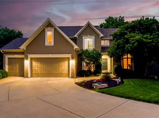 6703 Meadowlark Ln, Shawnee, KS 66226