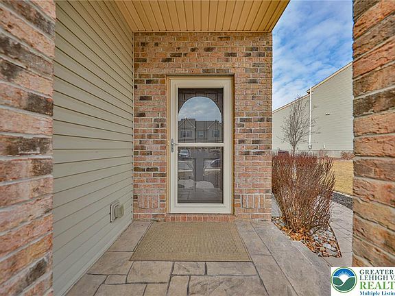 3rd image of 4450 Elmwood Dr