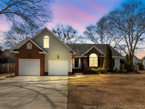 5414 Outer Banks St, Hope Mills, NC 28348