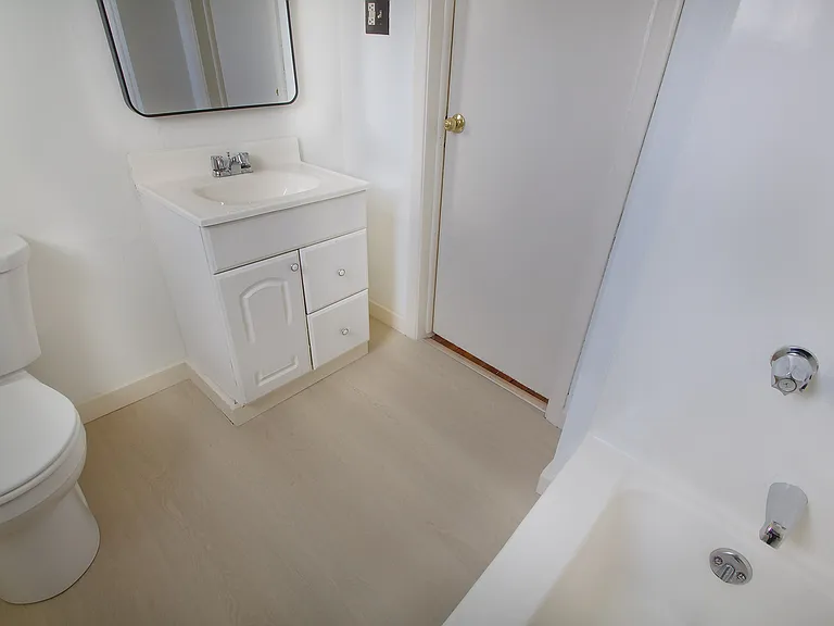722 Wood St #5 — Photo 9