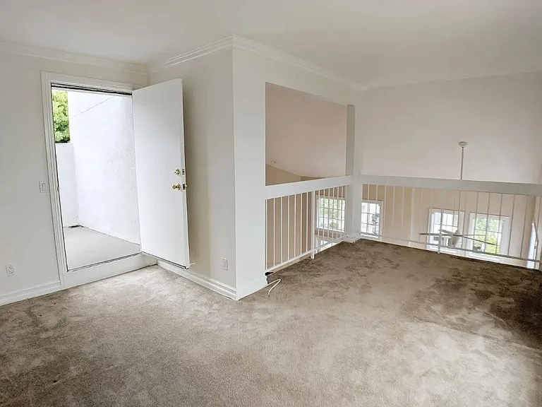 Carmelina Lofts — Photo 19