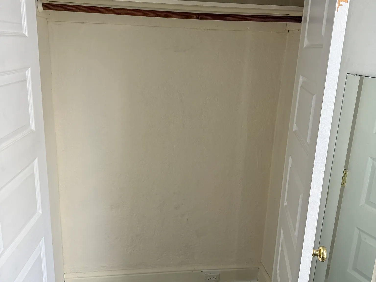 1 bed, 900 sqft, $1,900 — Photo 4
