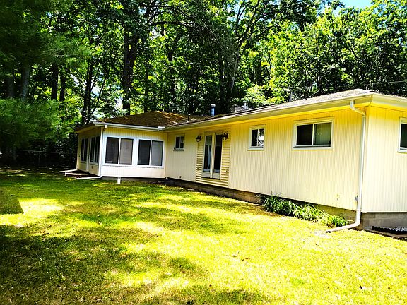 2nd image of 202 Maple Grove Ave