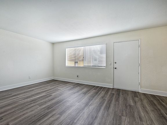 Photos are of a similar unit at the property and may not rep