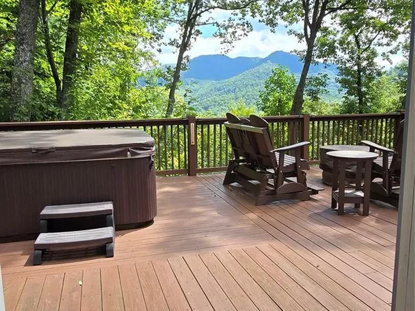 607 Rockytop Trl, Barnardsville, NC 28709