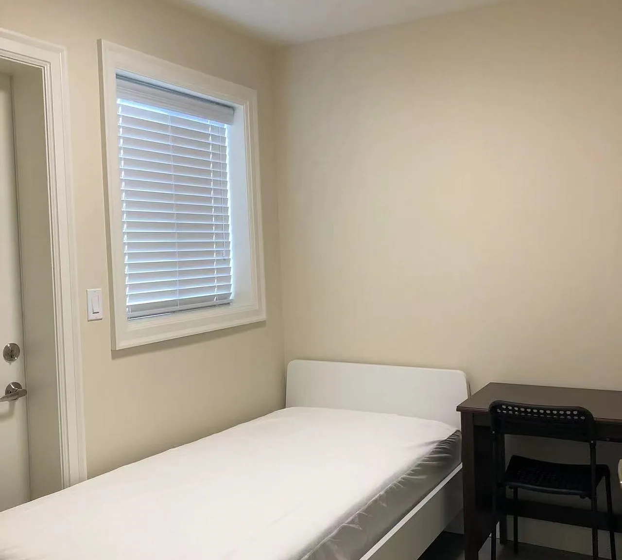 3 bed, 800 sqft, $2,500 — Photo 4