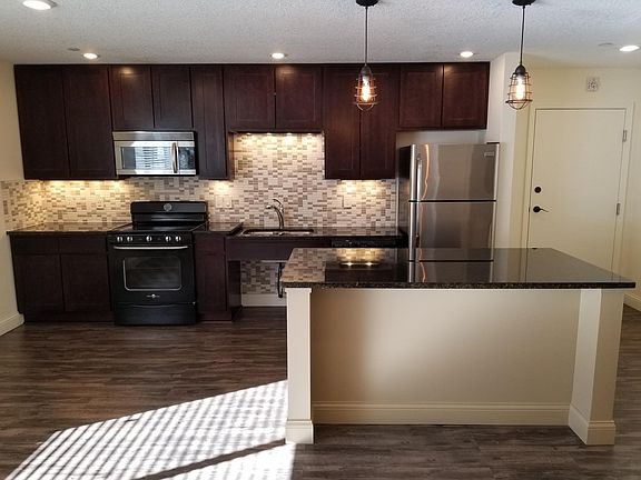 3rd image of 1975 Wilson Ave #6
