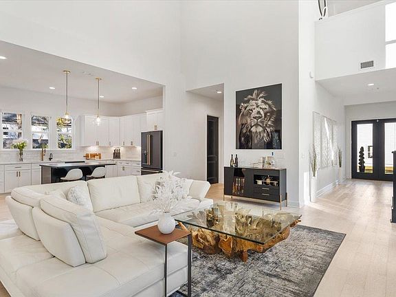 5th image of 4688 Greta Boulos St