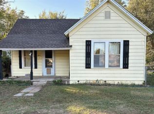 610 E Franklin Ave, Apache, OK 73006