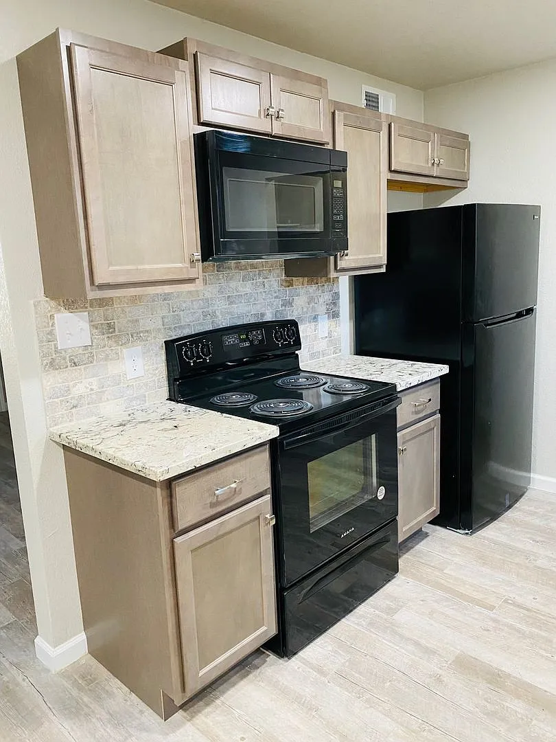 6017B Bedford, Beaumont, TX 77708 — Photo 3