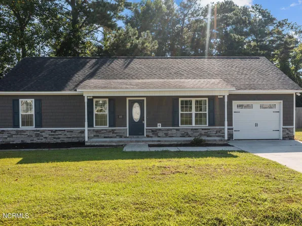 101 Hawsboro Court, Jacksonville, NC 28540