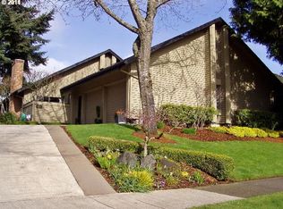 820 Spyglass Dr, Eugene, OR 97401