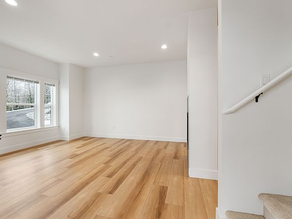 3rd image of 116 Orchard Ave S #D