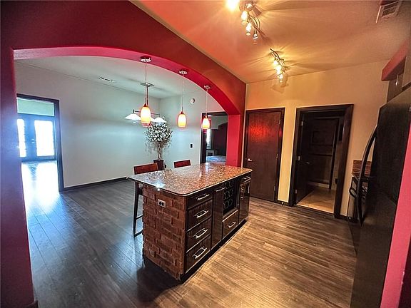 4th image of 111 SE 22nd St APT 22