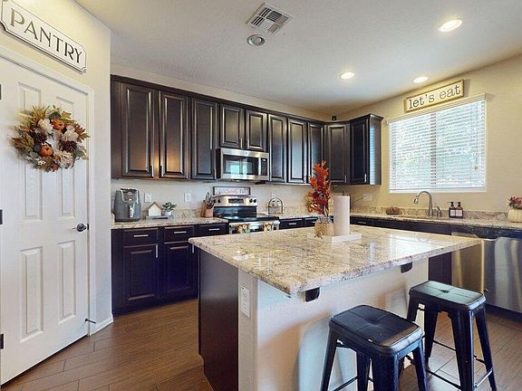 2nd image of 6528 S 48th Lane