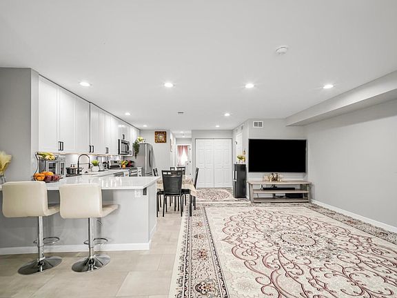 2nd image of 2549 Shelmire Ave