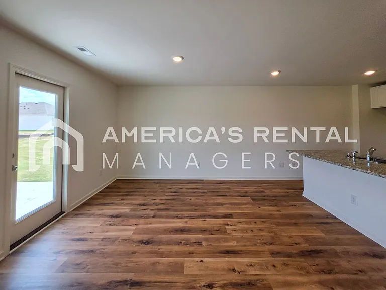 556 Saddlewood Bnd — Photo 38