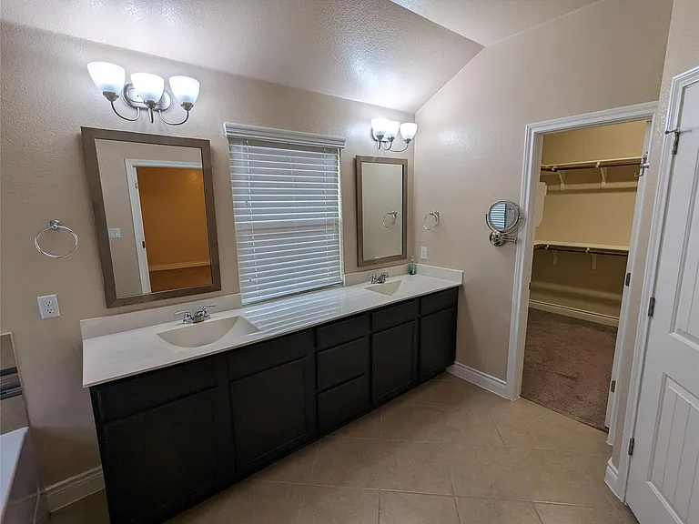 313 Summer Pointe Dr — Photo 17