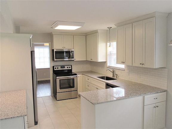3rd image of 5810 Capello Dr