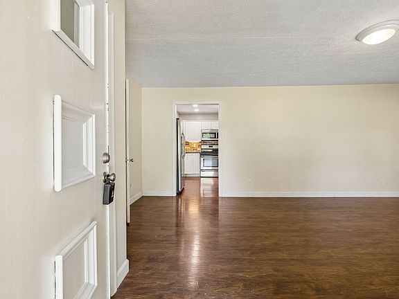 3rd image of 106 Smith St